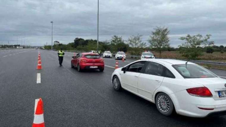 105 Bin Araç Kontrol Edildi, 695 Araç Ve 212 Kişi Trafikten Men Edildi 2